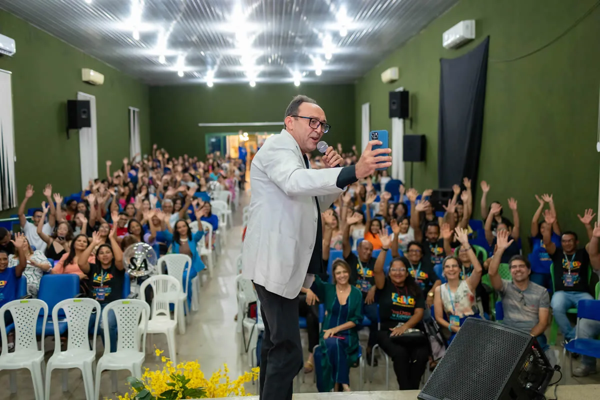 Público prestigiando o SALIVA, maior evento literário do Piauí